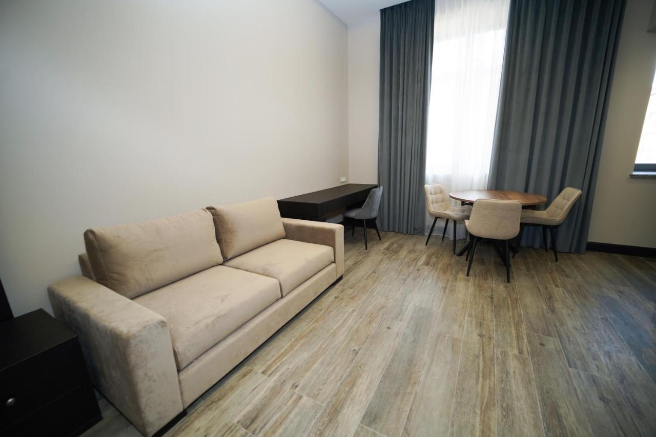 Soho Apart Hotel 耶烈万 外观 照片